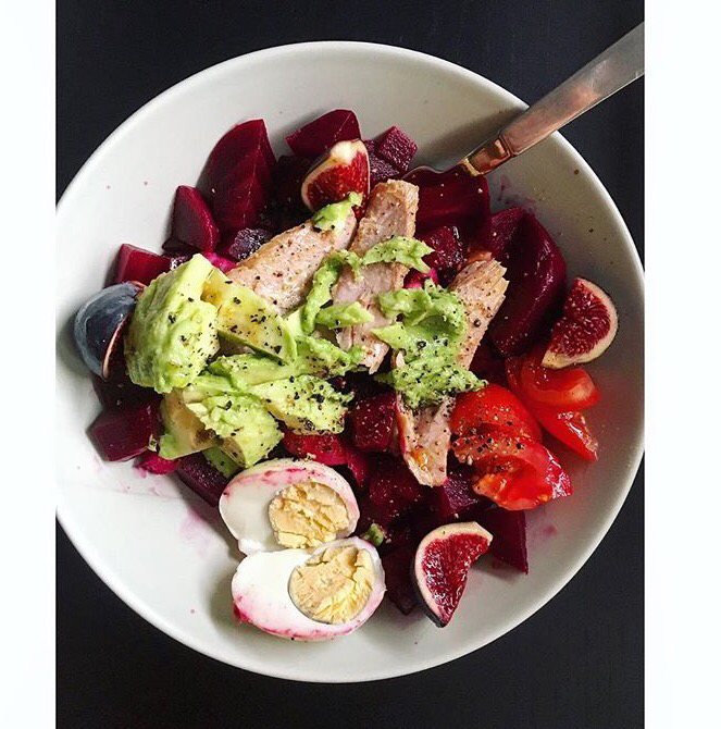 Ensalada de remolacha, higos y huevo duro