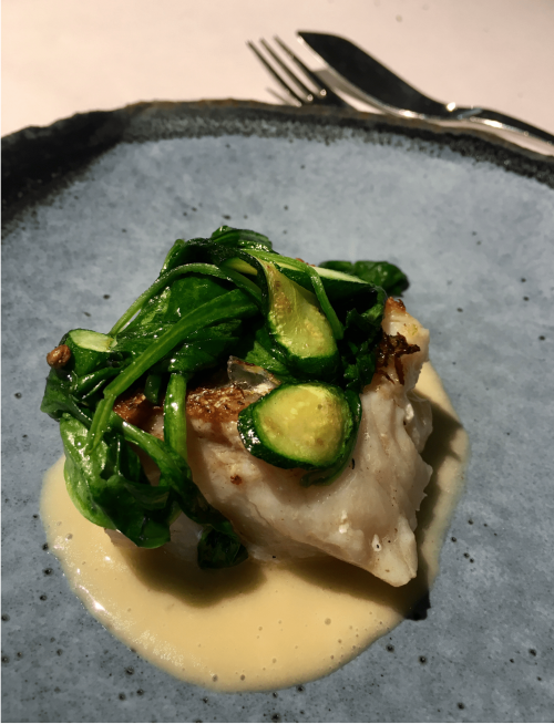 Lubina salvaje con verduras de temporada