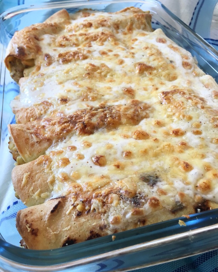 Canelones listos, una vez gratinados.
