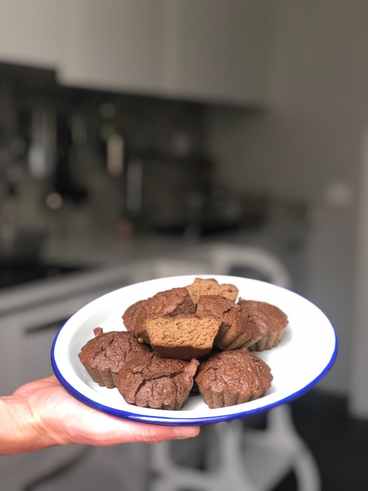 paleo magdalenas de calabacin y algarroba