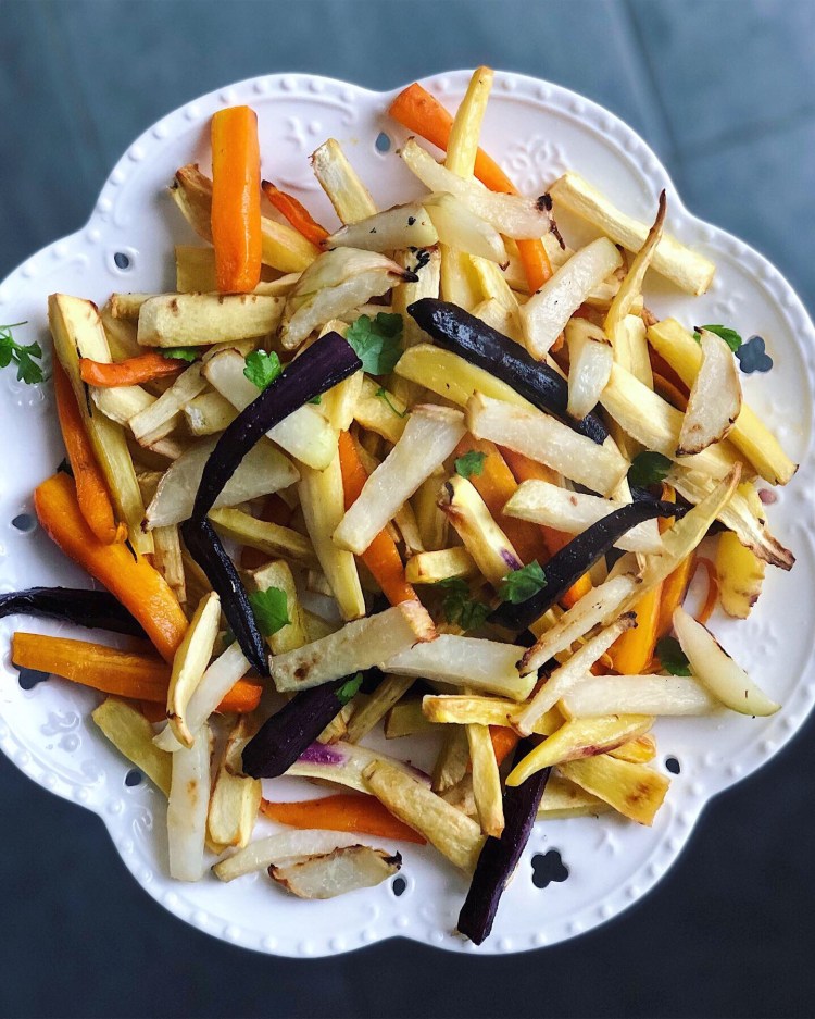 chips de colinabos, chirivias y zanahorias al horno
