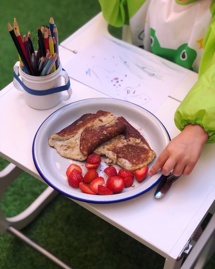 tortilla de plátano con fresas